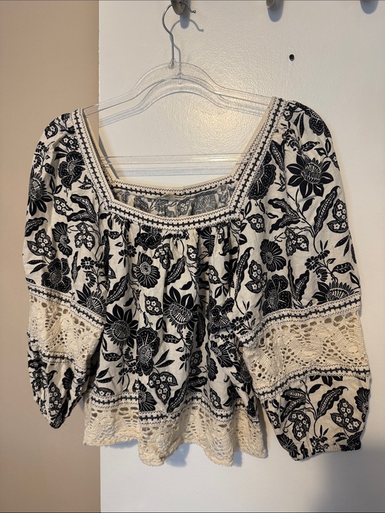 Christian Siriano Tops - Boho Floral Lace Trim Peasant Top - Black and Cream